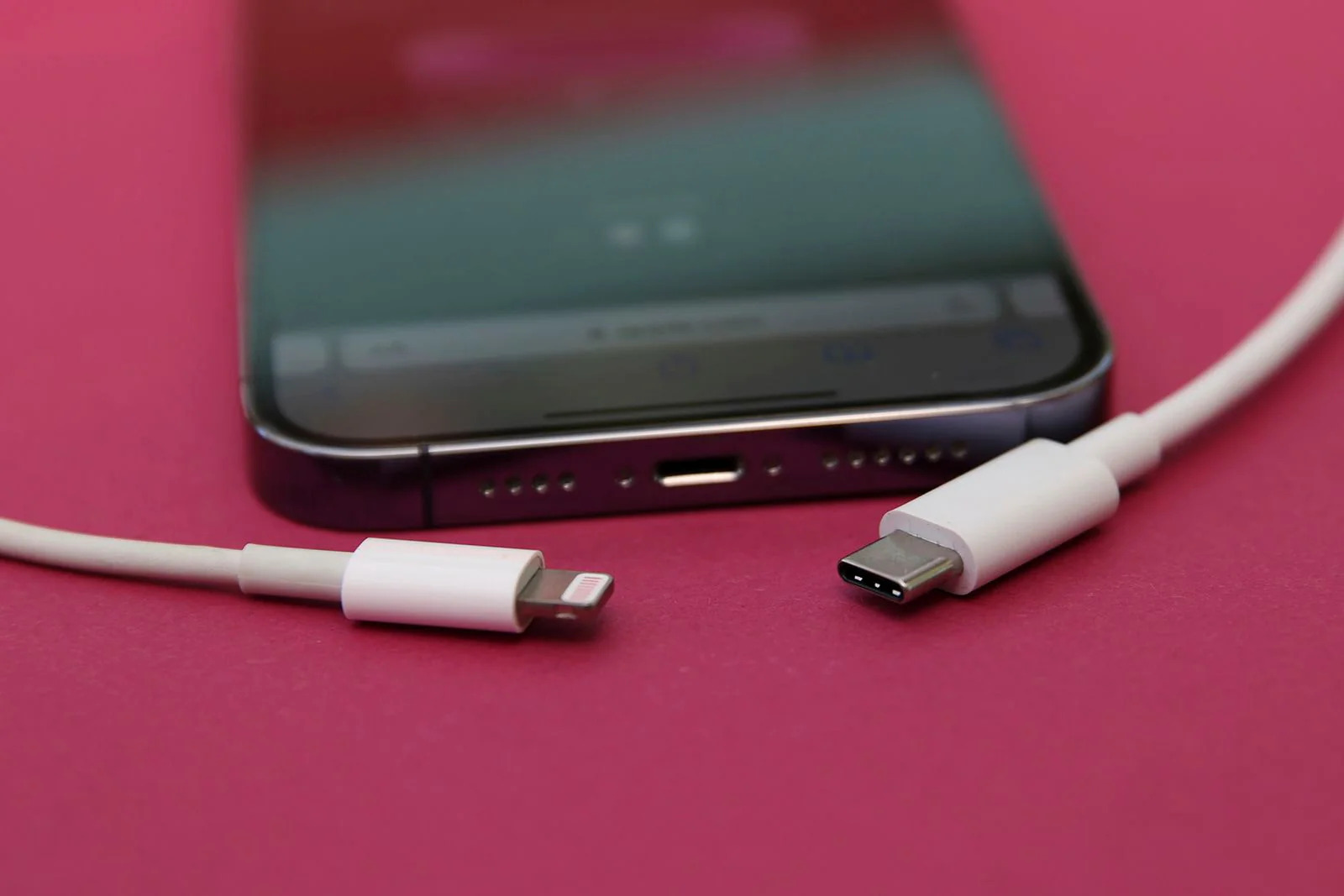Оригинальные USB-C и Lightning Apple
